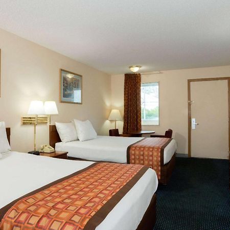 Days Inn By Wyndham Indianapolis East Post Road Екстериор снимка