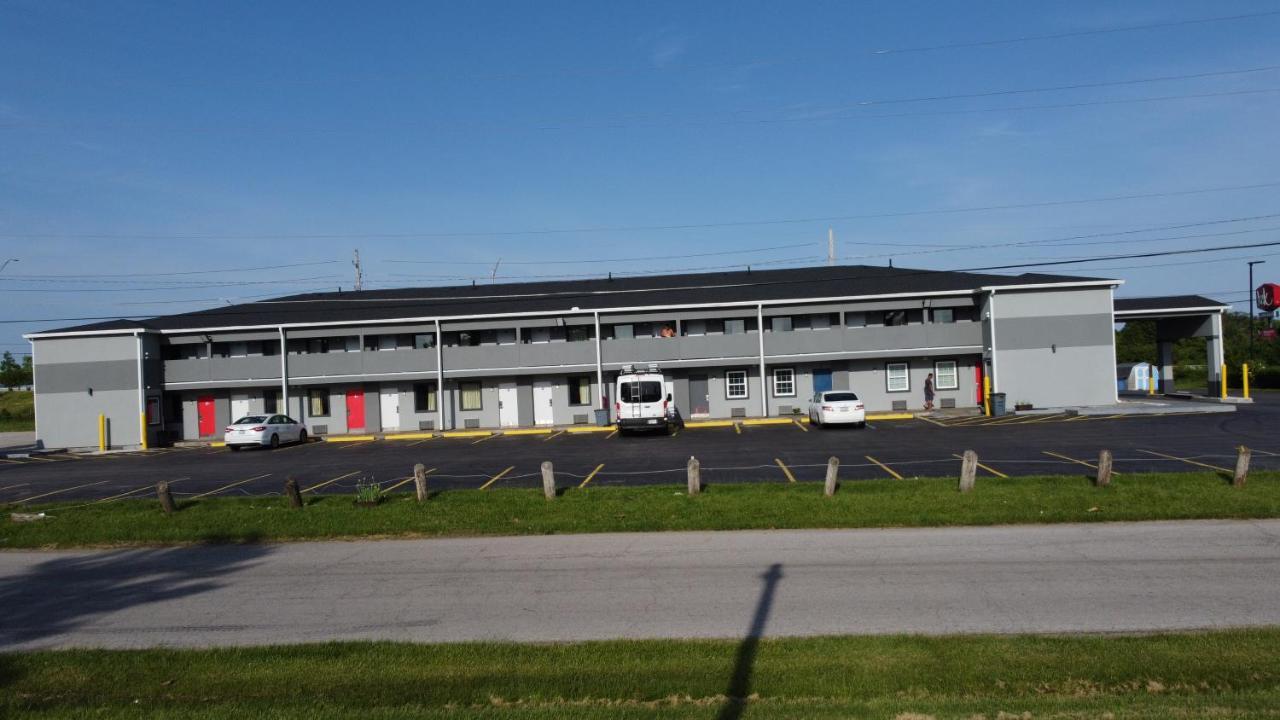 Days Inn By Wyndham Indianapolis East Post Road Екстериор снимка