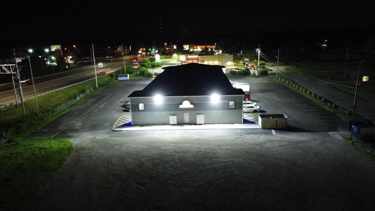 Days Inn By Wyndham Indianapolis East Post Road Екстериор снимка