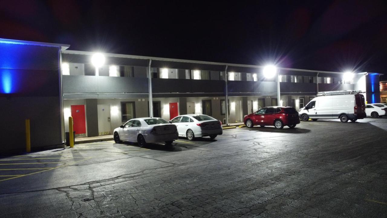 Days Inn By Wyndham Indianapolis East Post Road Екстериор снимка