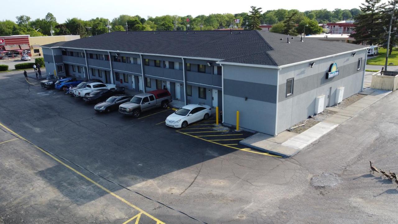 Days Inn By Wyndham Indianapolis East Post Road Екстериор снимка