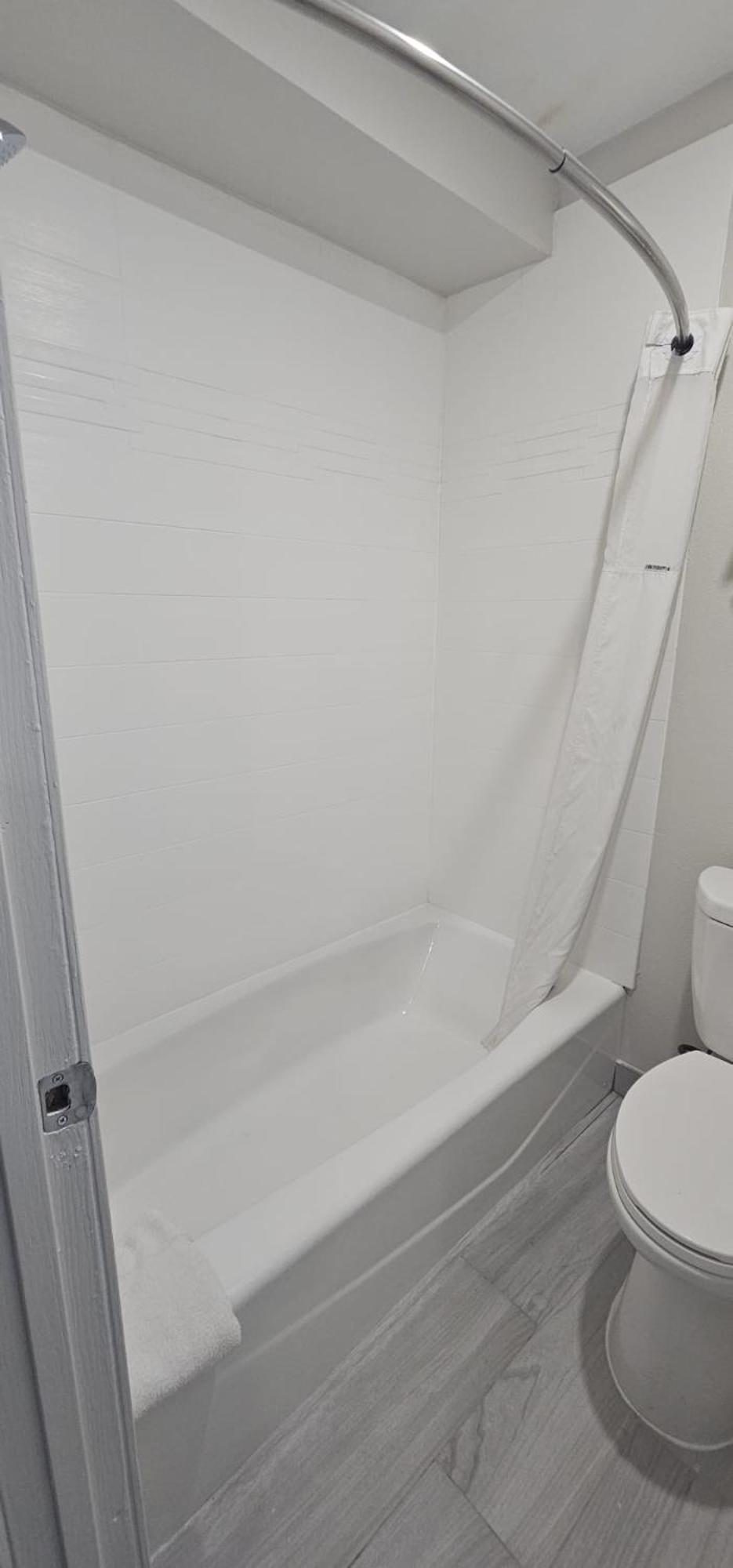Days Inn By Wyndham Indianapolis East Post Road Екстериор снимка